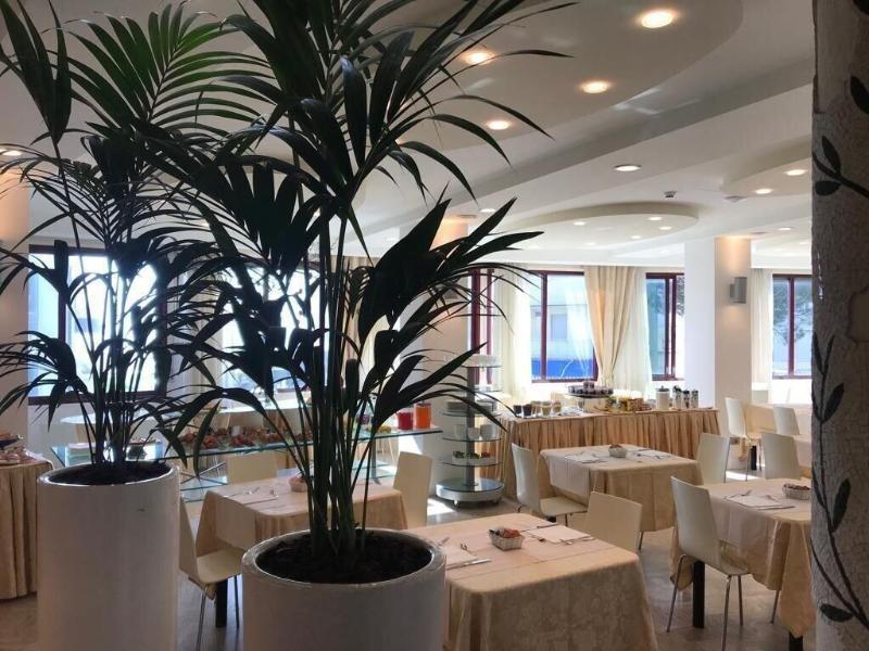 Hotel Caraibi Milano Marittima Exteriér fotografie