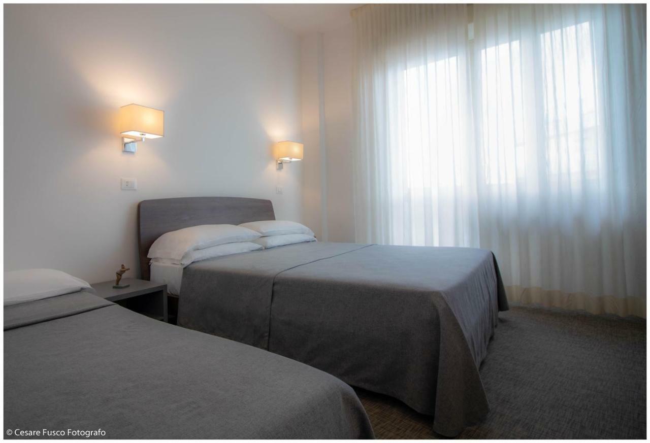 Hotel Caraibi Milano Marittima Exteriér fotografie